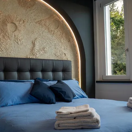 Klimt & Gogh Vista By Abitare Il Tempo Неми